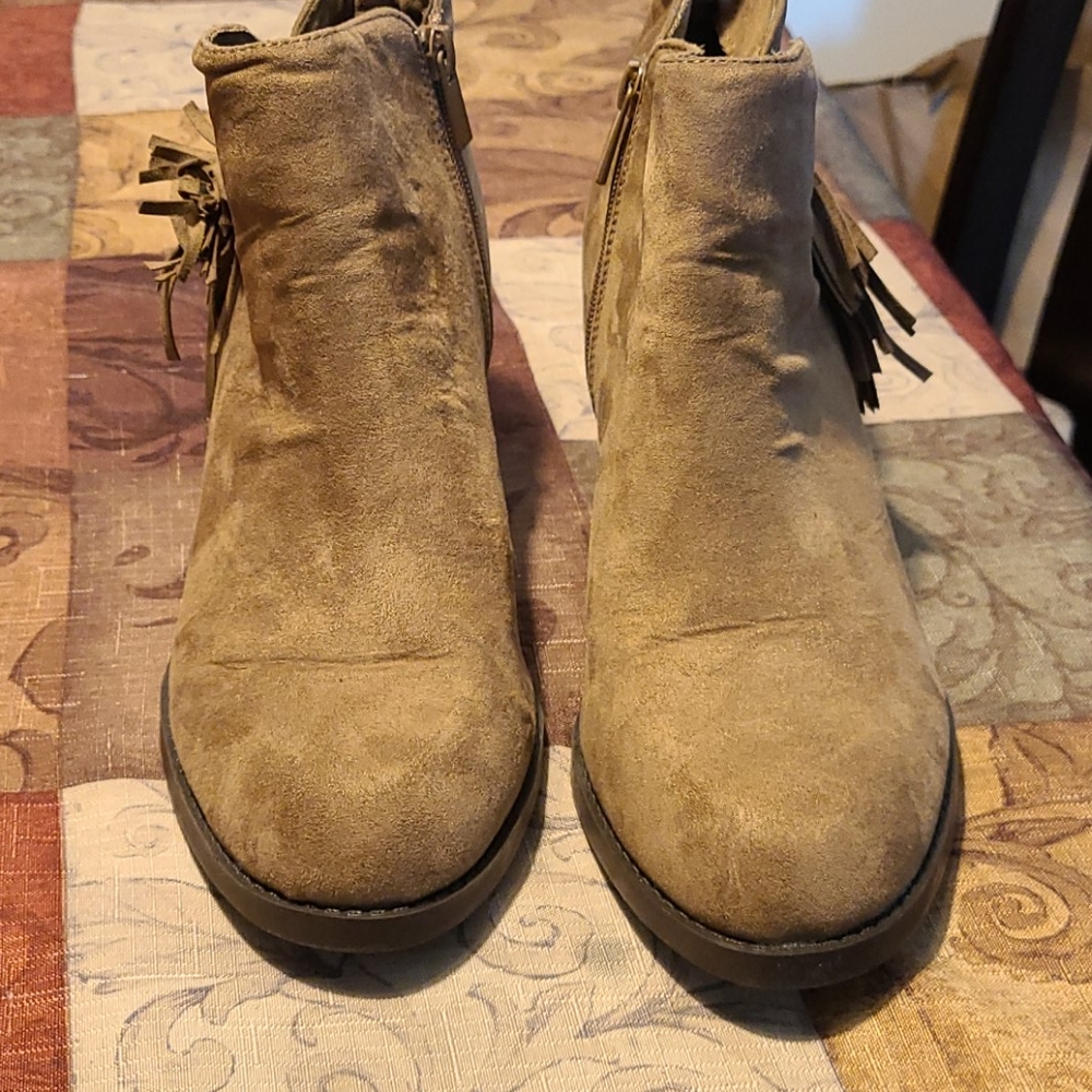 Bongo Booties size 10 new without box